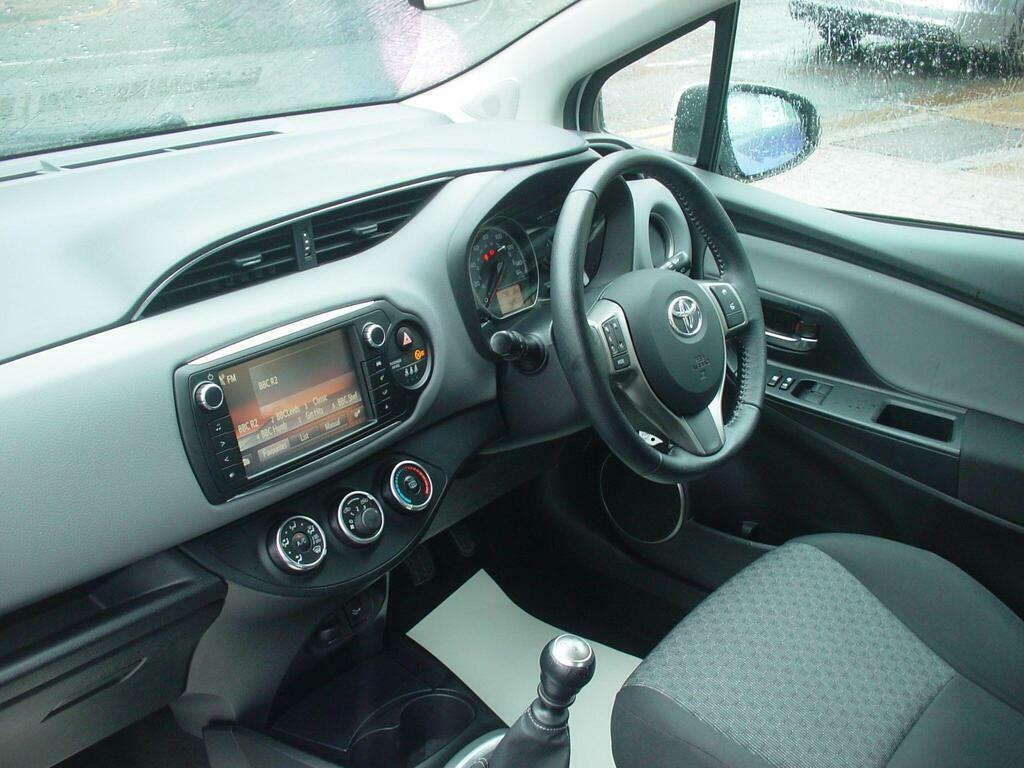 Toyota Yaris Icon Black #19