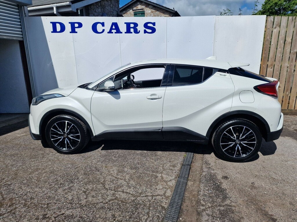 Toyota C-Hr Dynamic White #12
