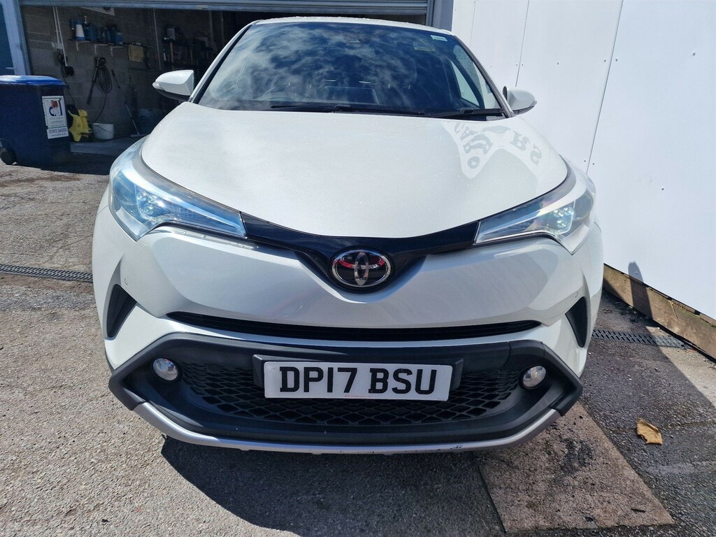Toyota C-Hr Dynamic White #36