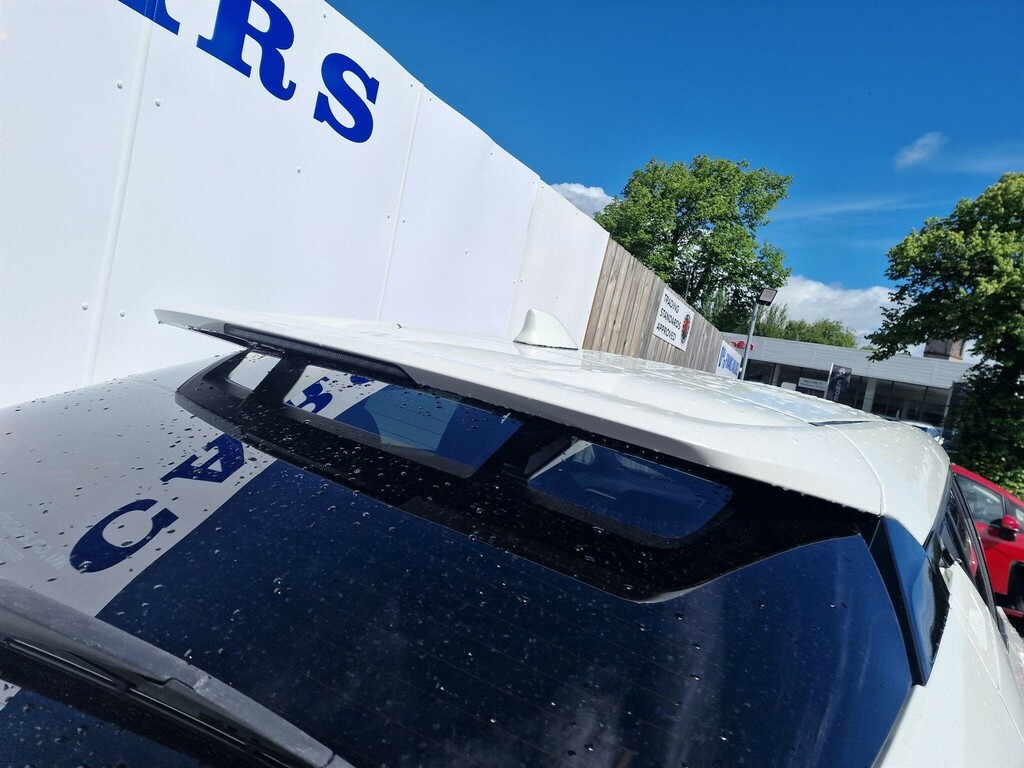 Toyota C-Hr Dynamic White #22