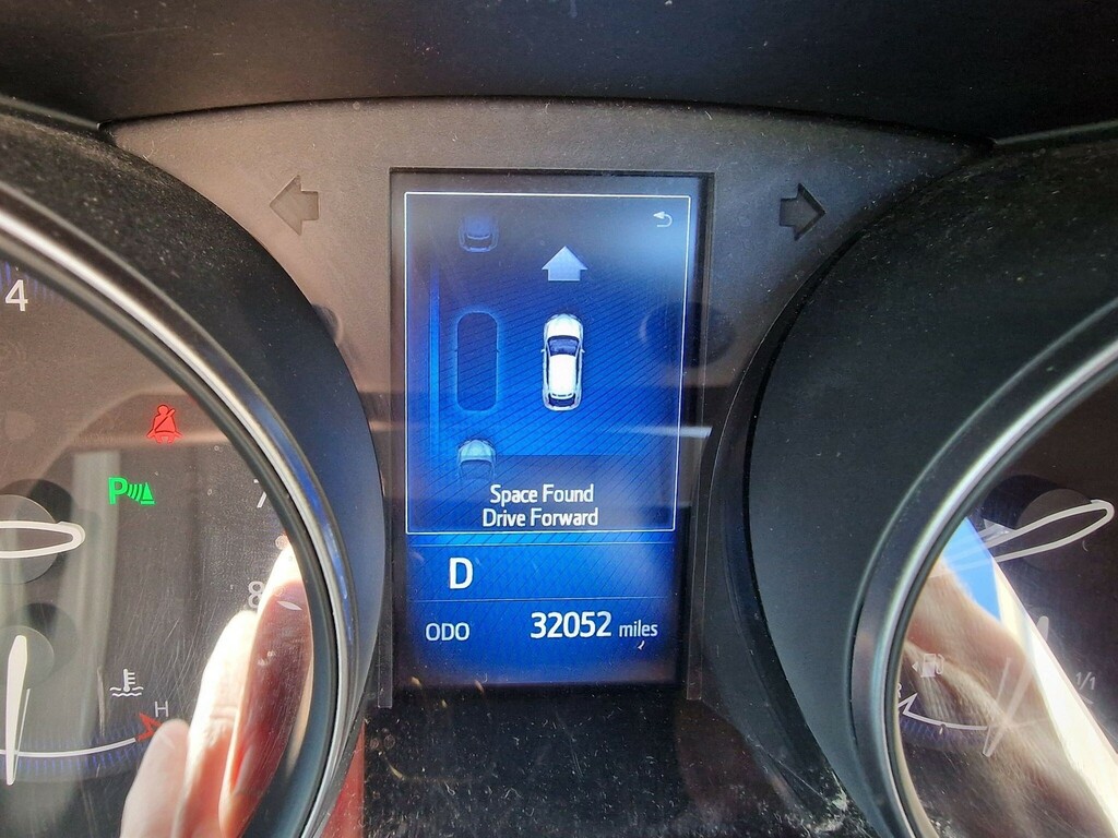 Toyota C-Hr Dynamic White #7
