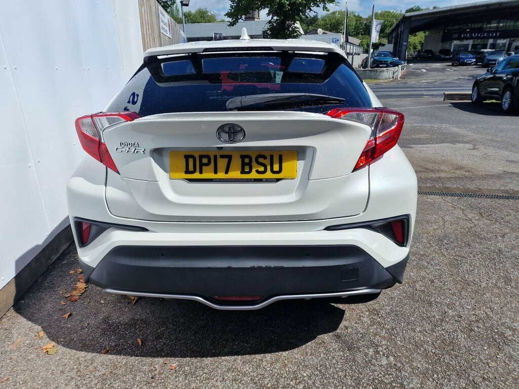 Toyota C-Hr Dynamic White #37
