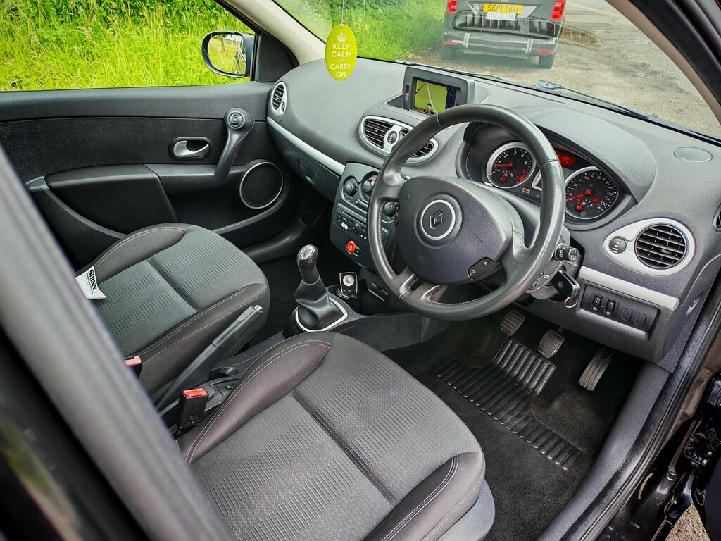Renault Clio 1.2 Dynamique Tomtom Black #3