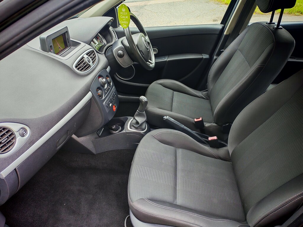 Renault Clio Extreme White #27