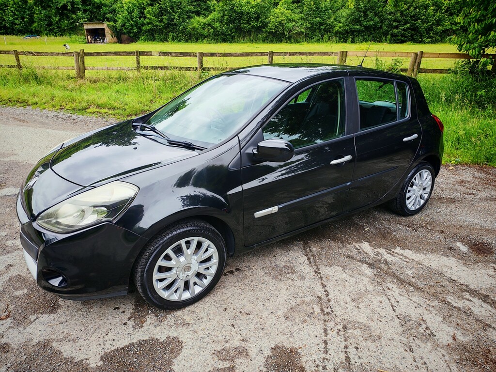 Renault Clio Extreme White #22