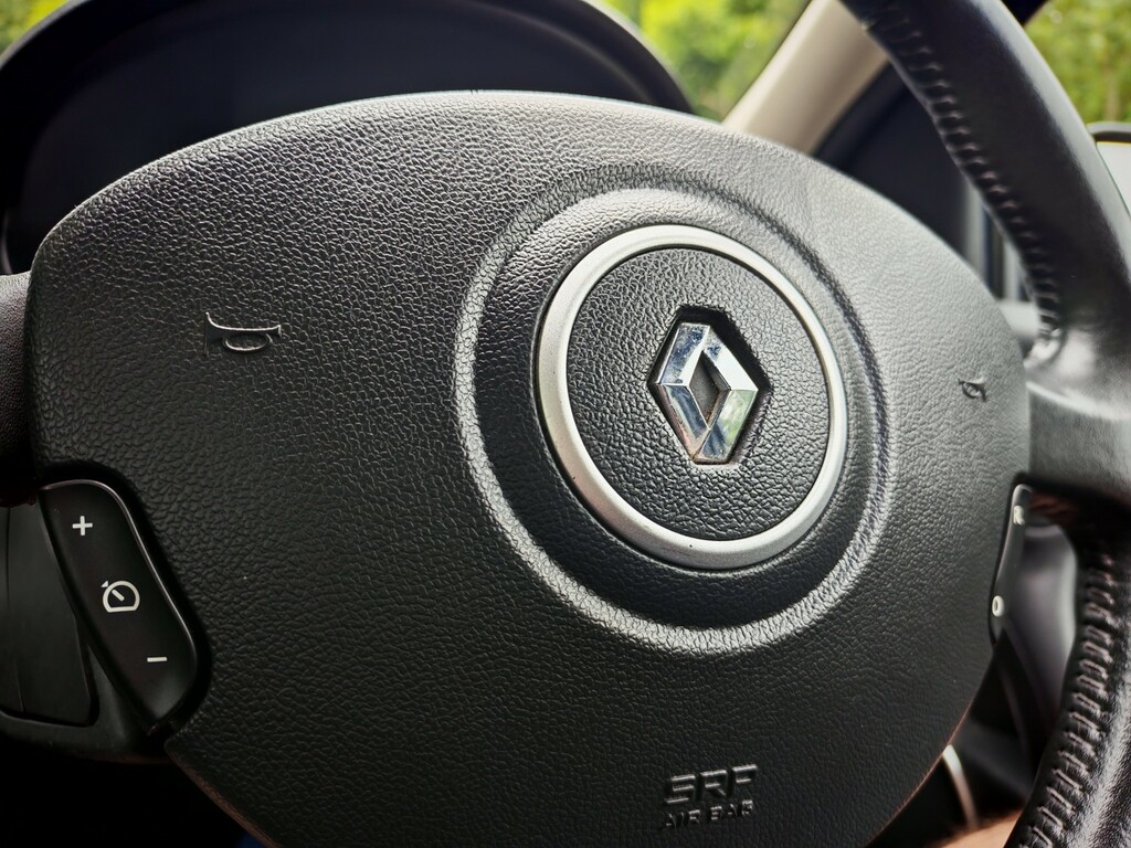 Renault Clio Extreme White #11