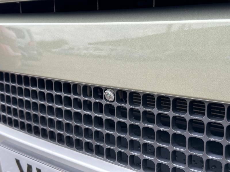 Land Rover Defender 90 3.0 D200 S 90 Green #4