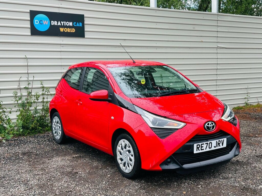 Toyota Aygo 1.0 Vvt-i X-play Euro 6 Safety Sense RE70JRV Red #3