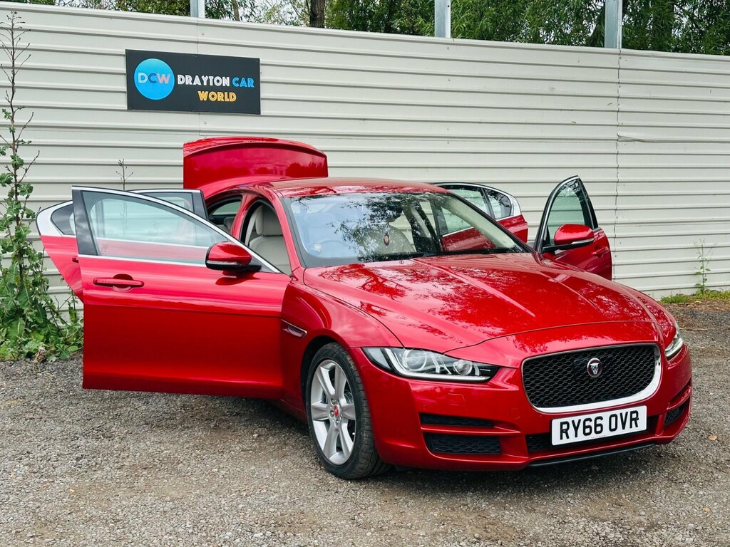 Jaguar XE Saloon Grey #18