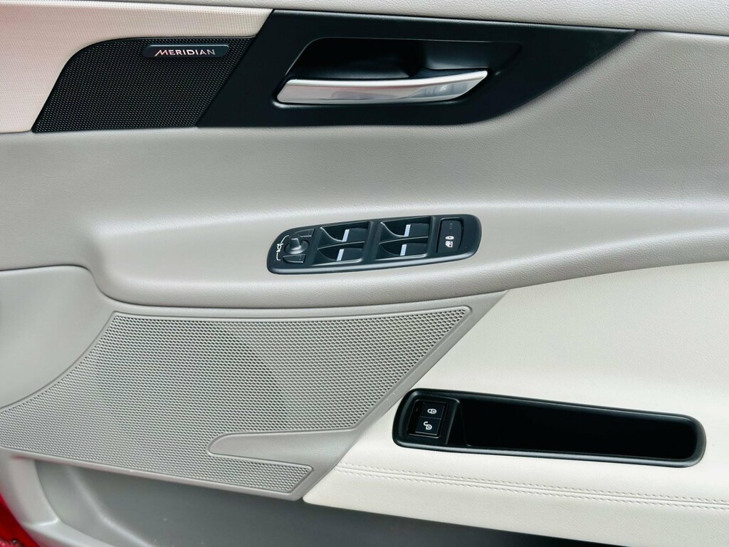 Jaguar XE Saloon Grey #30