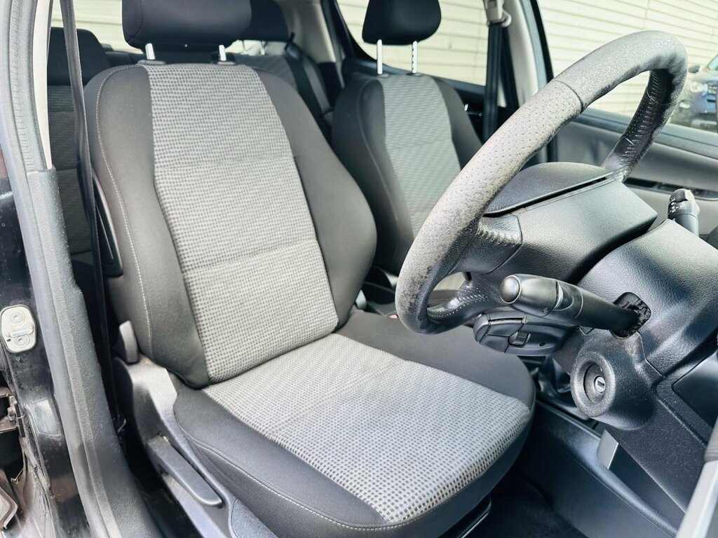 Peugeot 207 Hatchback  #17
