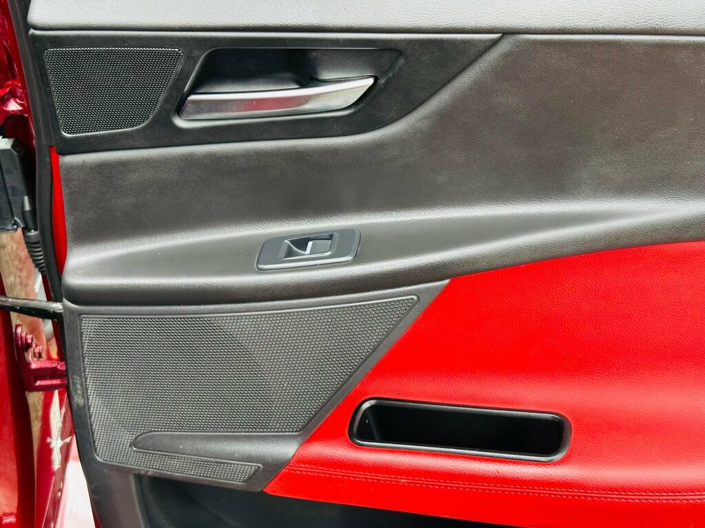 Jaguar XE  Black #32