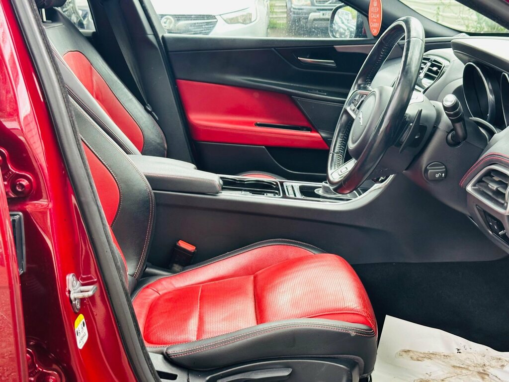 Jaguar XE  Black #30