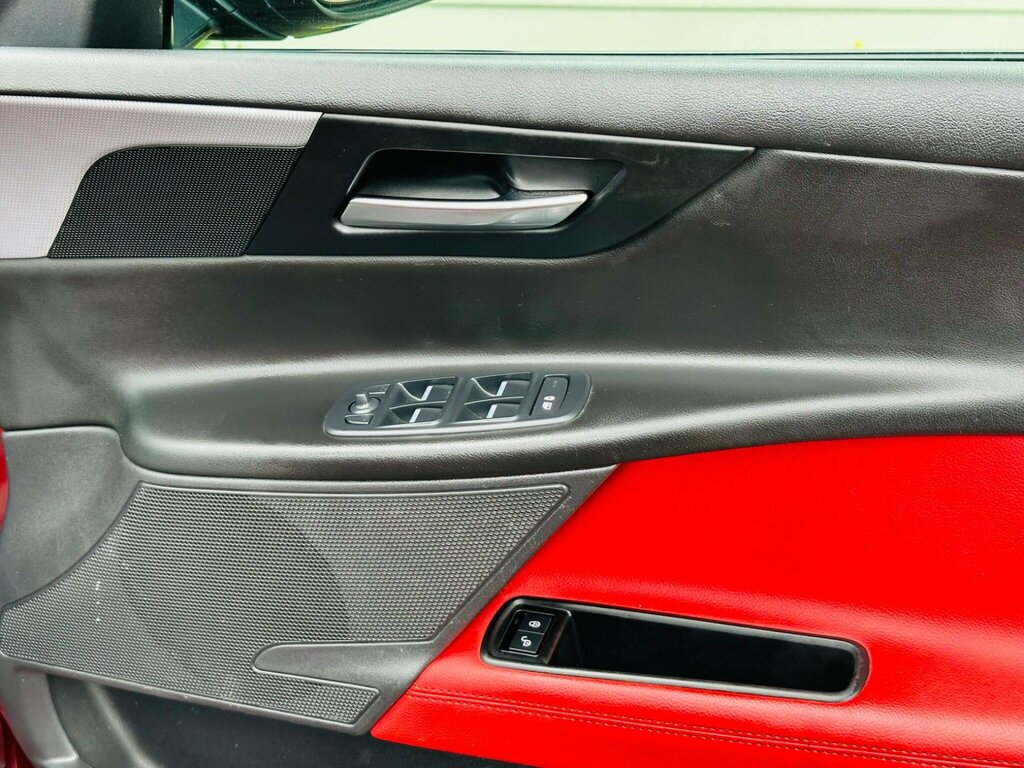 Jaguar XE  Black #29