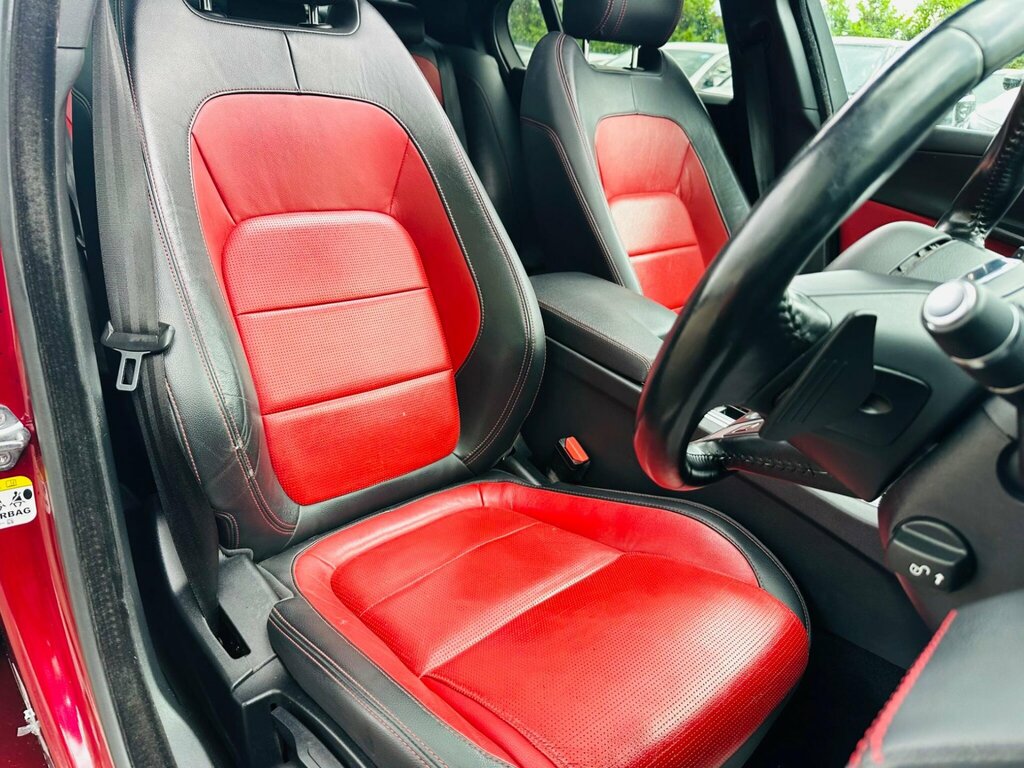 Jaguar XE  Black #31