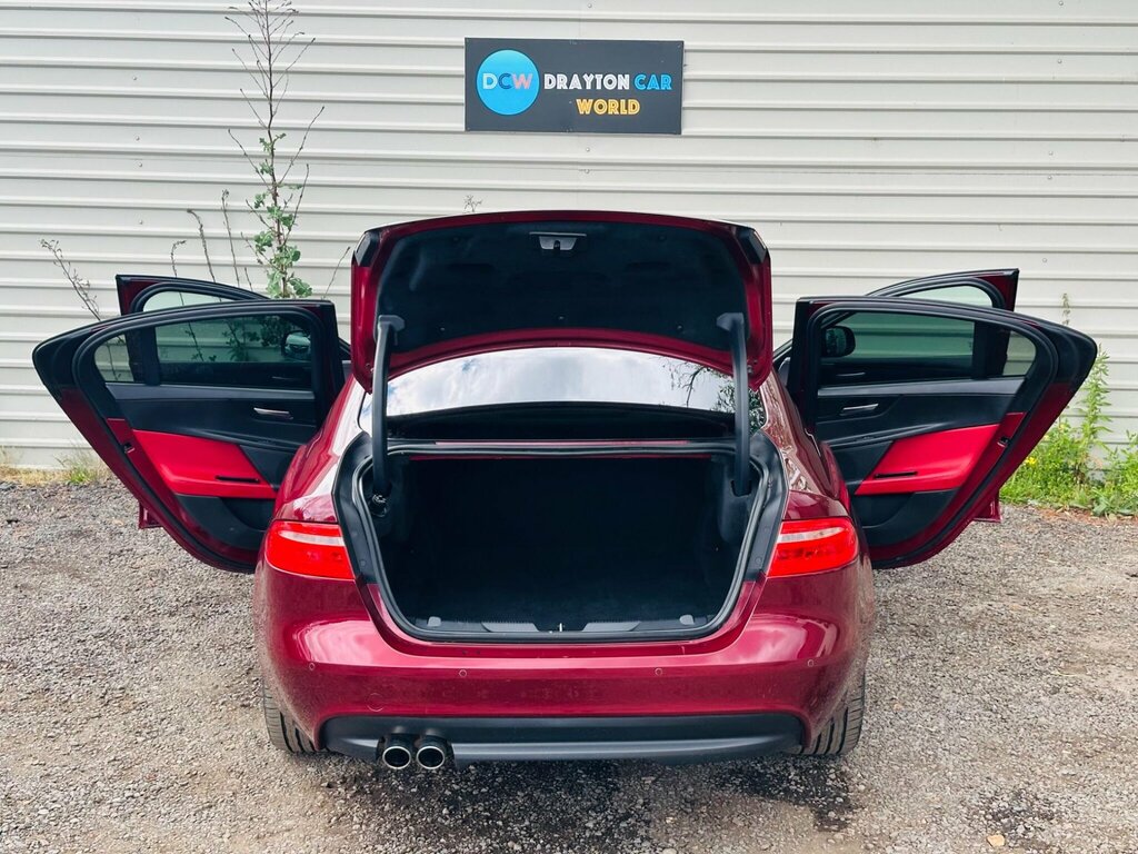 Jaguar XE  Black #25