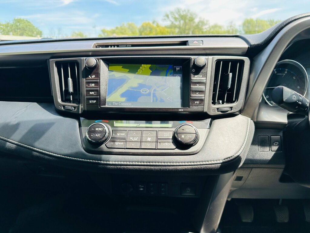 Toyota Rav 4 2L Excel White #37