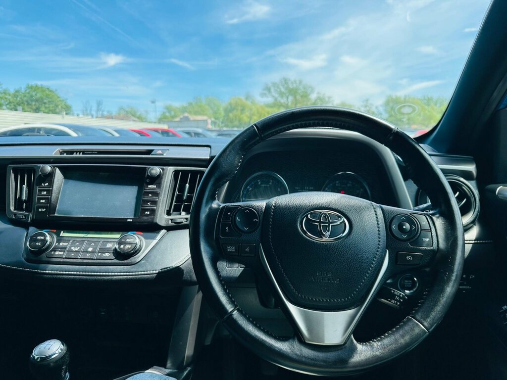 Toyota Rav 4 2L Excel White #30