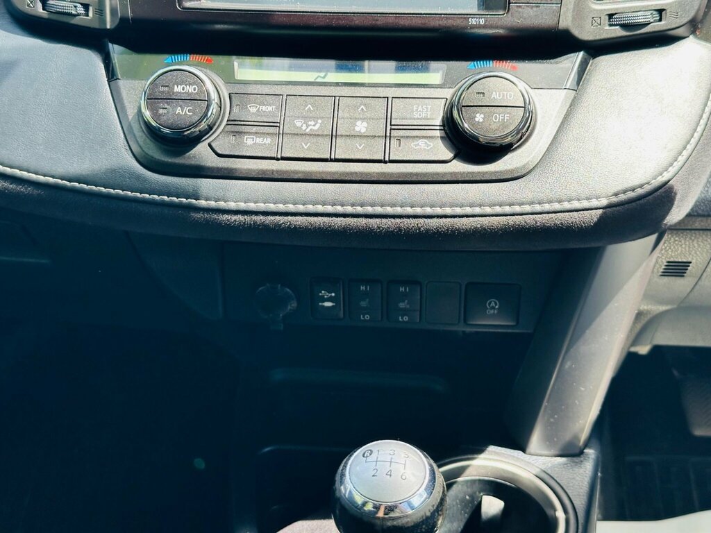 Toyota Rav 4 2L Excel White #39