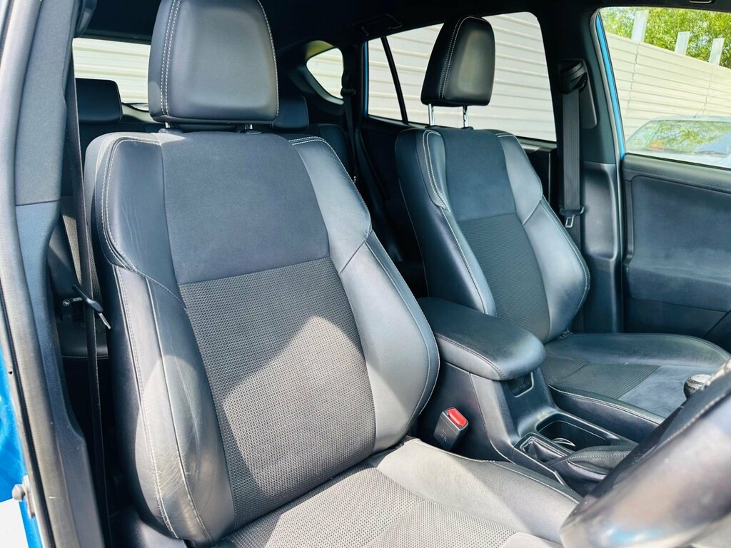 Toyota Rav 4 2L Excel White #17