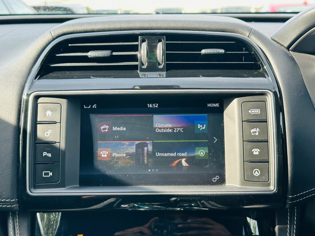 Jaguar F-Pace 2.0 D180 Portfolio Suv Black #54