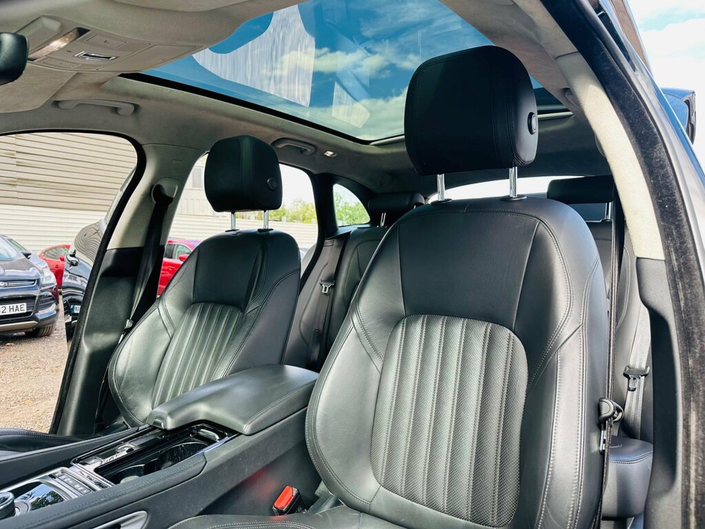 Jaguar F-Pace 2.0 P250i R-sport Awd White #43