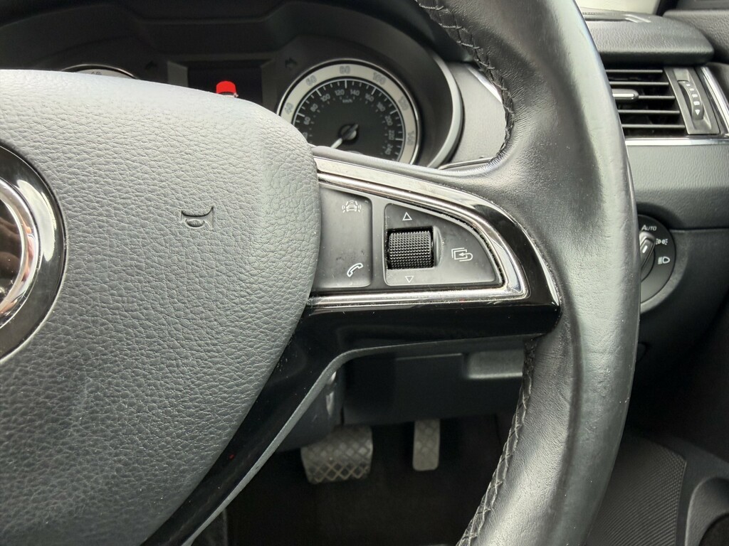 Skoda Octavia Vrs Hatch 2017 2.0Tdi Vrs 184Ps 4X4 Dsg Silver #17