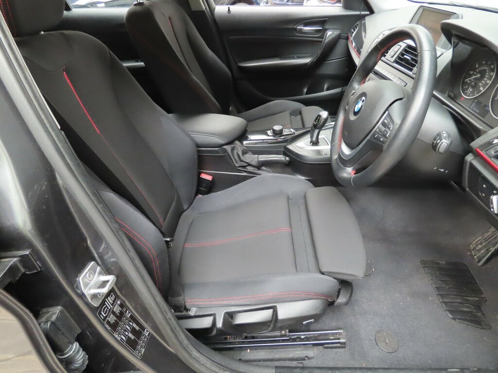BMW 1 Series Hatchback 1.6 116I Sport 5-Door 2014 Grey #3