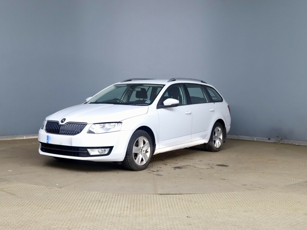 Skoda Octavia 1.6 Tdi Se White #3