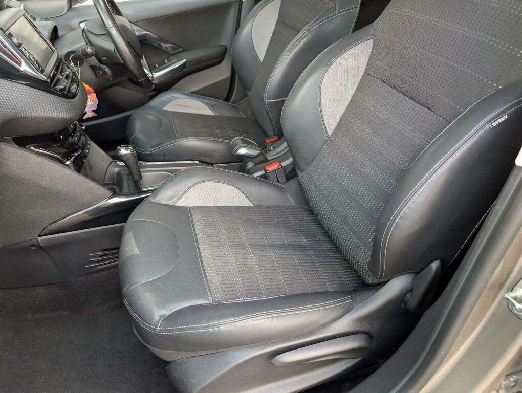 Peugeot 2008 1.2 Puretech 82 Active Grey #28