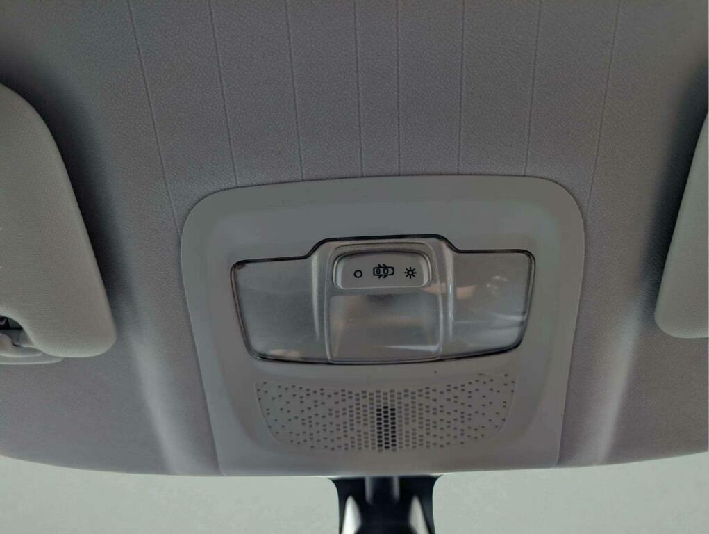 Peugeot 2008 1.6 Bluehdi 100 Active - Suv 5 Seats White #41