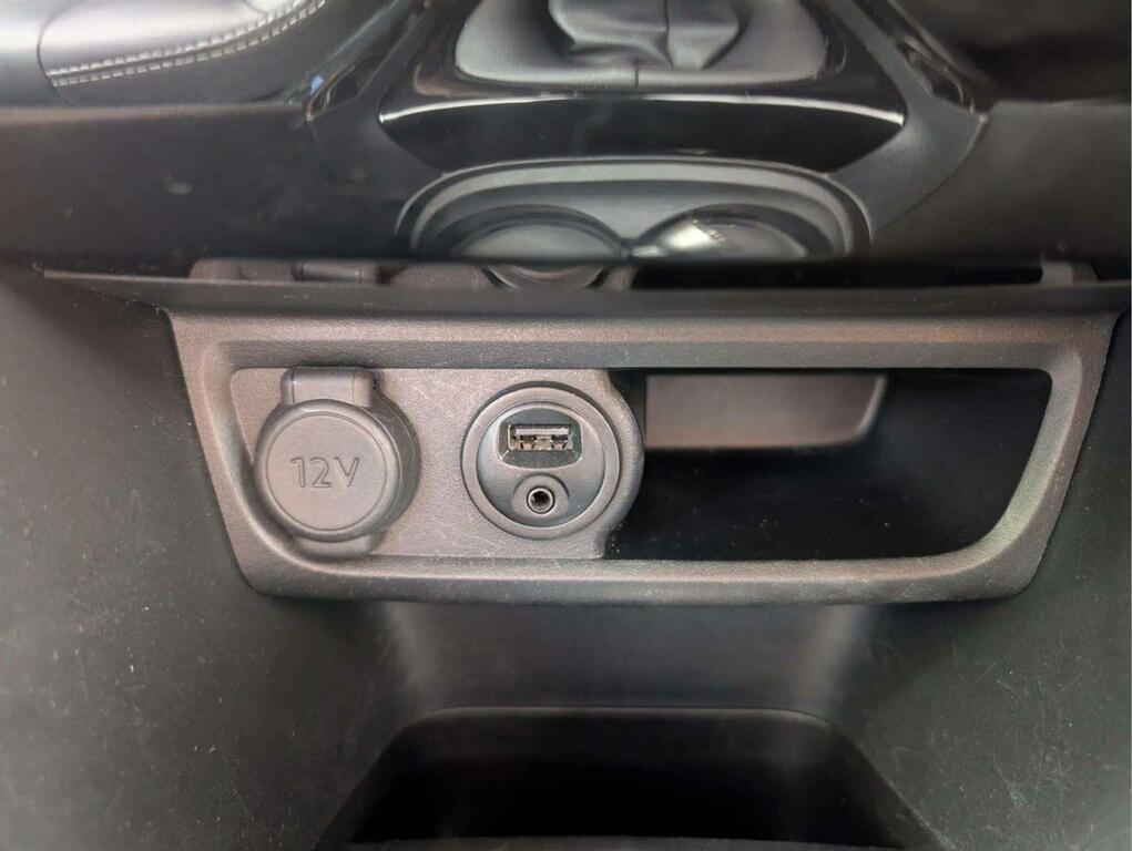 Peugeot 2008 1.6 Bluehdi 100 Active - Suv 5 Seats White #13