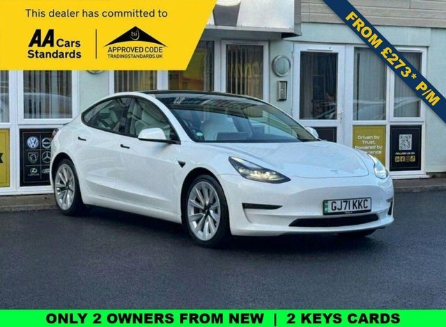 Tesla Model 3 Dual Motor Long Range Saloon 4 White