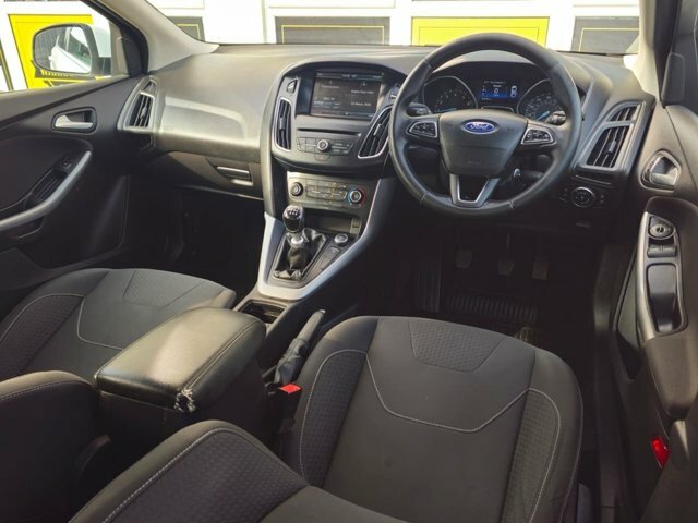 Ford Focus 1.0T Ecoboost Zetec Hatchback Eu White #4