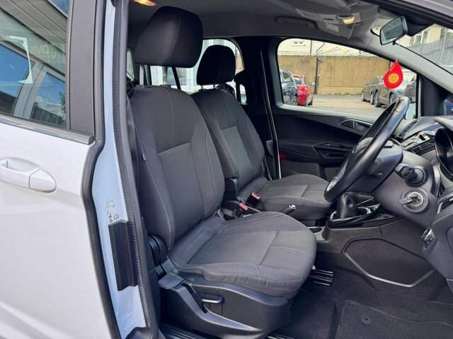Ford B-Max Zetec Black #12