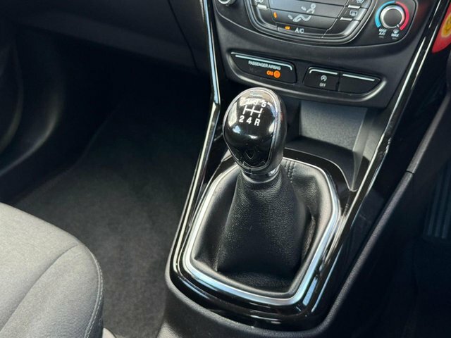 Ford B-Max Zetec Black #35