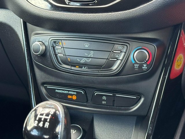 Ford B-Max Zetec Black #34