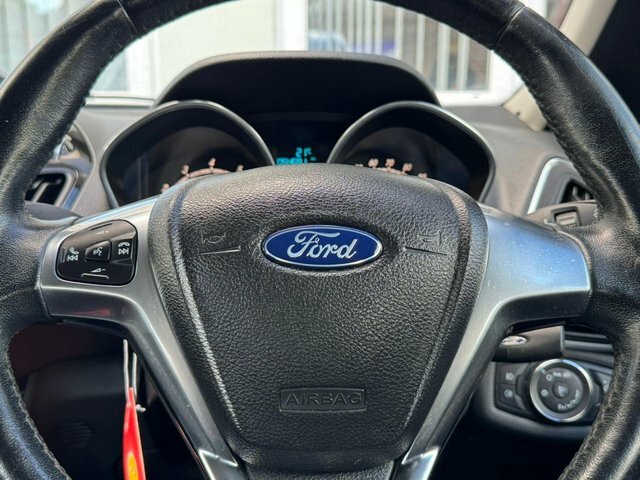 Ford B-Max Zetec Black #29