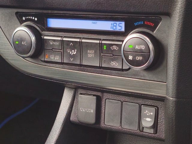 Toyota Auris Hatchback Black #33