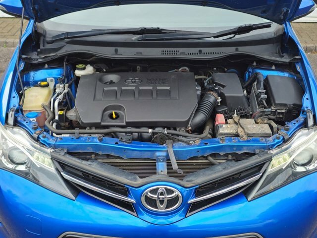 Toyota Auris Hatchback Black #56