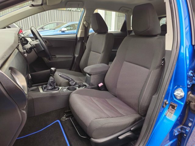 Toyota Auris Hatchback Black #14