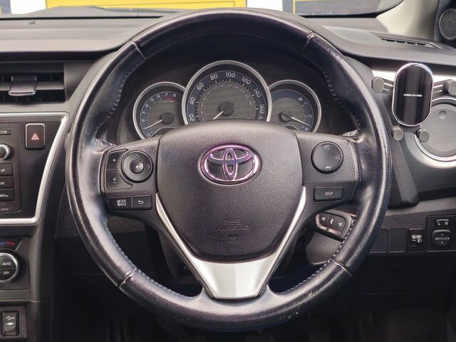 Toyota Auris Hatchback Black #26