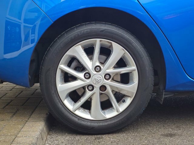 Toyota Auris Hatchback Black #50