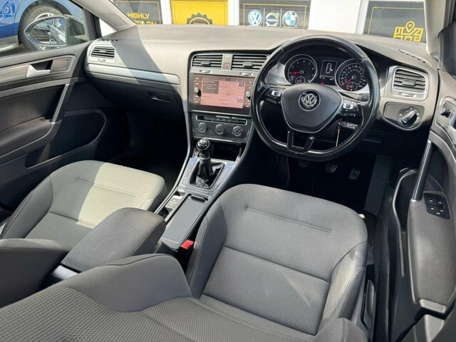 Volkswagen Golf 1.5 Tsi Evo Se Nav Hatchback Eur YB68GNZ Black #5
