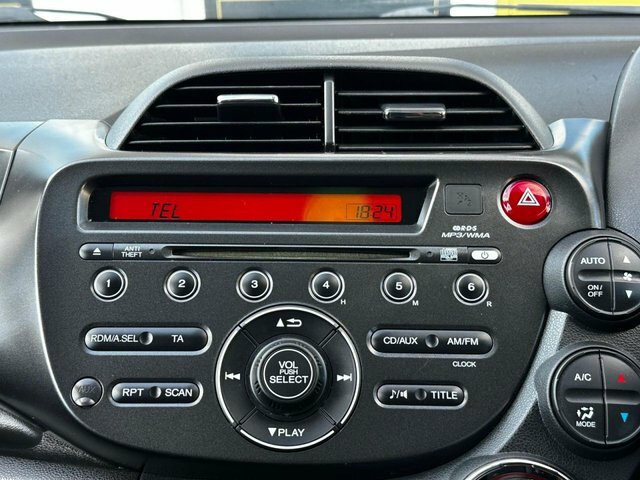 Honda Jazz 1.4 I-vtec Si - 2015 15 White #27