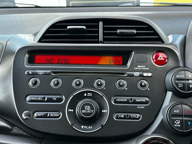 Honda Jazz 1.4 I-vtec Si - 2015 15 White #78
