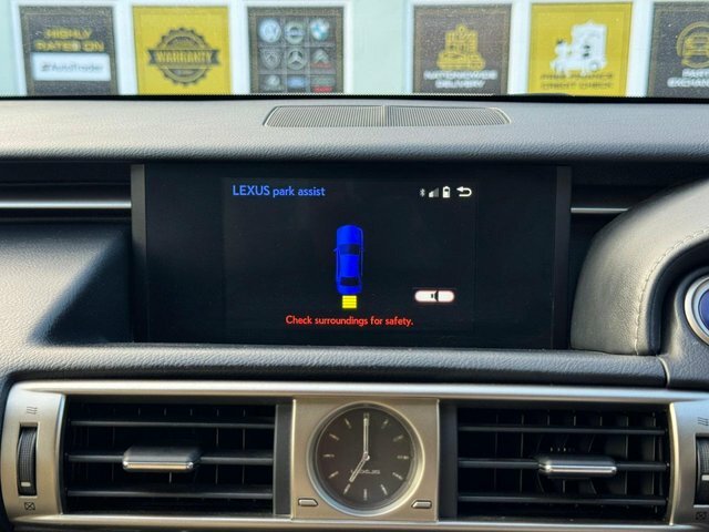 Lexus IS 2.5 300H Executive Edition Saloon Hybri White #4