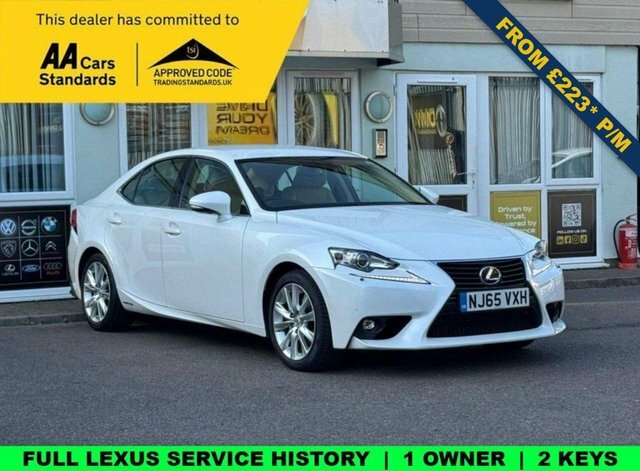 Lexus IS 2.5 300H Executive Edition Saloon Hybri White