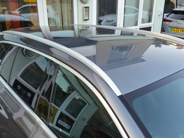 Mercedes-Benz E Class E 220 D Se White #8