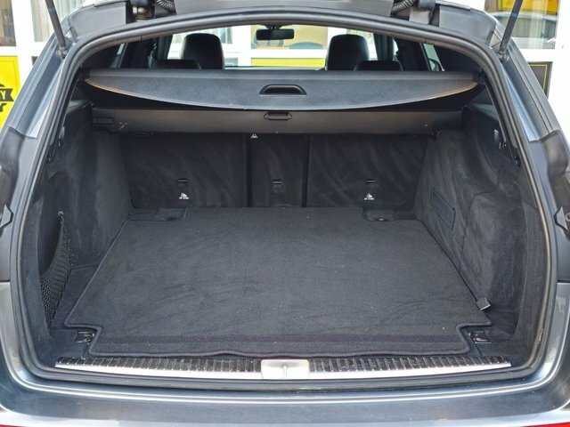 Mercedes-Benz E Class E 220 D Se White #73